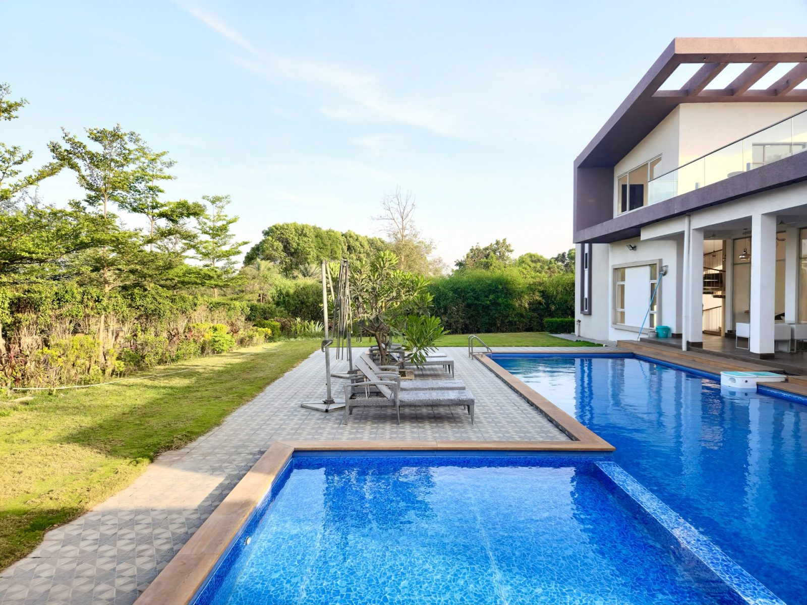 Creating a virtual tour for Airbnb